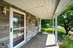 959 Greenway Terrace, Reading, PA 19607 - Photo 6