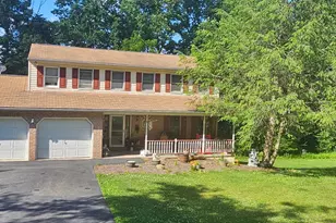 5 White Oak Dr, Fleetwood, PA 19522 - Photo 2