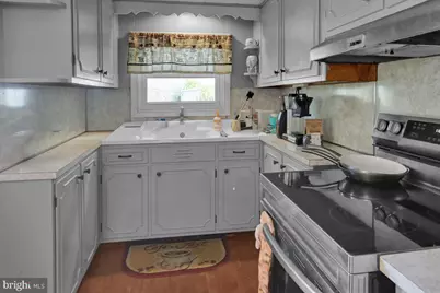 303 Chestnut Street, West Reading, PA 19611 - Photo 14