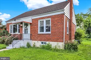 302 Elmwood Ave, Reading, PA 19609 - Photo 2