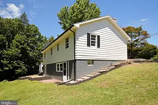 864 Chestnut St, Douglassville, PA 19518 - Photo 8
