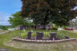 6 Executive Creek, Reading, PA 19606 - Photo 2