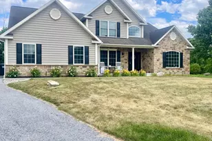 21 Jennifer Dr, Bernville, PA 19506 - Photo 2