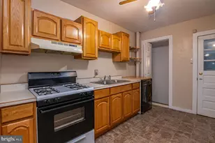 832 Nicolls St, Reading, PA 19604 - Photo 6