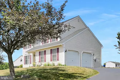 29 Walnut Drive E, Bernville, PA 19506 - Photo 2