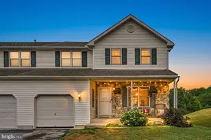 387 Oneida Dr, Reading, PA 19608 - Photo 2