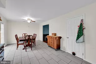 387 Oneida Dr, Reading, PA 19608 - Photo 10