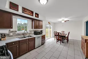387 Oneida Dr, Reading, PA 19608 - Photo 10