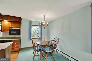 307 W Somerset St, Fleetwood, PA 19522 - Photo 6