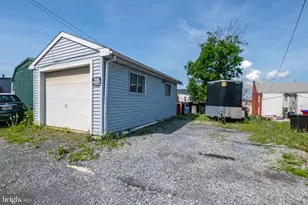 325 S 3rd St, Hamburg, PA 19526 - Photo 26