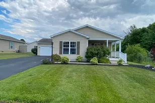4 Wagtail Ct, Bechtelsville, PA 19505 - Photo 1