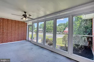 10 E Lincoln Ave, Robesonia, PA 19551 - Photo 2