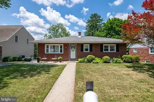 344 Pennwyn Pl, Reading, PA 19607 - Photo 2
