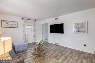 344 Pennwyn Pl, Reading, PA 19607 - Photo 6