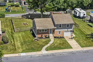 407 W Race St, Fleetwood, PA 19522 - Photo 4