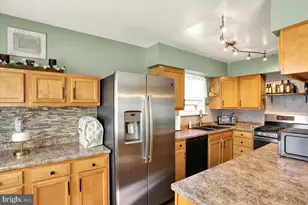 460 Moonflower Ave, Reading, PA 19606 - Photo 8
