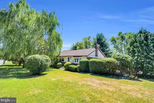 310 Carolina Ave, Reading, PA 19605 - Photo 2