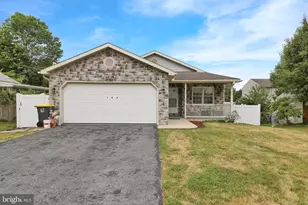 100 N Robeson St, Robesonia, PA 19551 - Photo 1