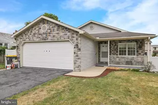 100 N Robeson St, Robesonia, PA 19551 - Photo 2