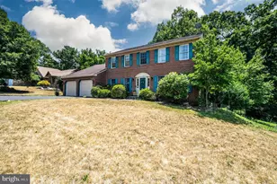 402 Russell Ave, Douglassville, PA 19518 - Photo 2