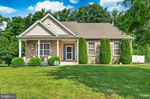 105 Woods Edge Dr, Douglassville, PA 19518 - Photo 1
