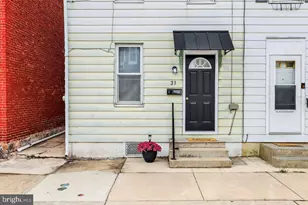 31 W Washington St, Fleetwood, PA 19522 - Photo 2