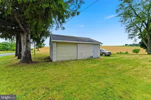 1405 Shartlesville Rd, Mohrsville, PA 19541 - Photo 2