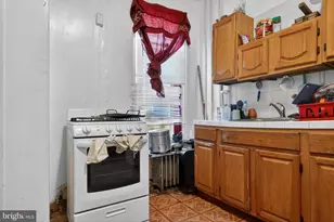 308 N 4th St, Reading, PA 19601 - Photo 8