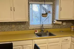825 Summit Chase Dr, Reading, PA 19611 - Photo 4
