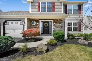 1018 Shilo St, Reading, PA 19605 - Photo 2