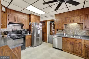 307 N Brobst St, Shillington, PA 19607 - Photo 8