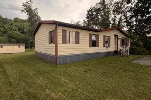77 Blarney Cir, Mohrsville, PA 19541 - Photo 2