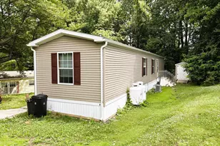 9 Acorn Ln, Boyertown, PA 19512 - Photo 2