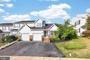 174 Waterford Ln, Reading, PA 19606 - Photo 2