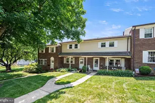 102 Village Dr, Boyertown, PA 19512 - Photo 2