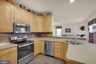 359 Mountain Blvd, Wernersville, PA 19565 - Photo 18