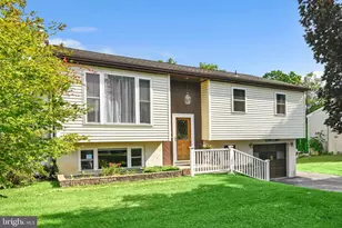 47 Carriage Cir, Oley, PA 19547 - Photo 8