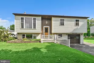 47 Carriage Cir, Oley, PA 19547 - Photo 4