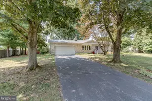 12 Heather Ln, Douglassville, PA 19518 - Photo 4