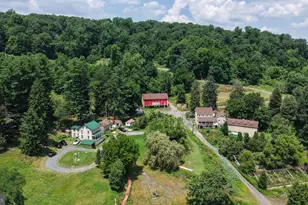 25 Wolters Ln, Reading, PA 19606 - Photo 1