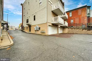 1016 Penn St, Reading, PA 19602 - Photo 2