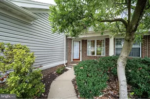 524 Oak Hill Ln, Wyomissing, PA 19610 - Photo 2