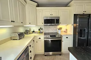302 Chris Dr, Lenhartsville, PA 19534 - Photo 12