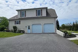 302 Chris Dr, Lenhartsville, PA 19534 - Photo 4
