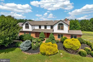 24 Lehmann Dr, Douglassville, PA 19518 - Photo 2