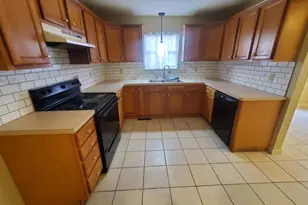 667 Walnut Tree Dr, Blandon, PA 19510 - Photo 8