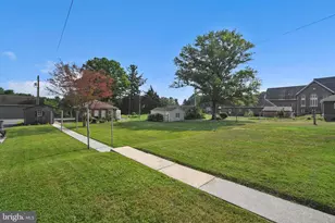 329 W Penn Ave, Robesonia, PA 19551 - Photo 32