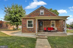 425 Centre St, Reading, PA 19605 - Photo 2