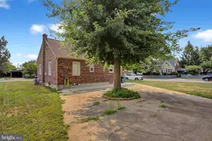 425 Centre St, Reading, PA 19605 - Photo 30
