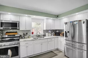 425 Centre St, Reading, PA 19605 - Photo 6